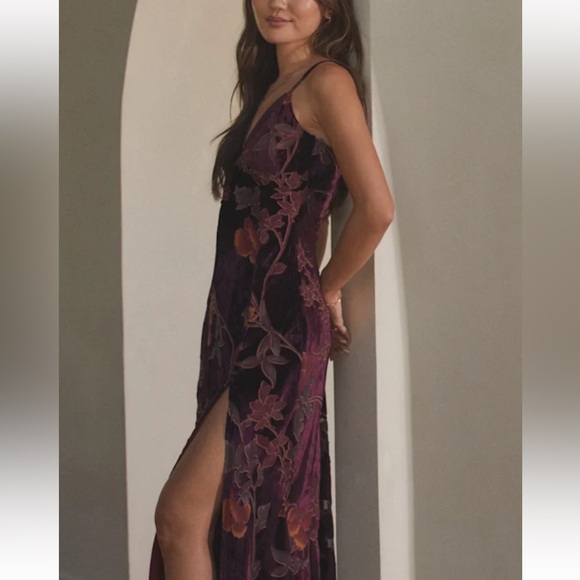 Lulus Dresses & Skirts - Divine Allure Burgandy Floral Burnout Velvet midi dress